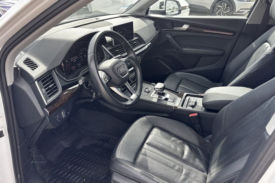 Продам Audi Q5 S-line  2019 года в Львове
