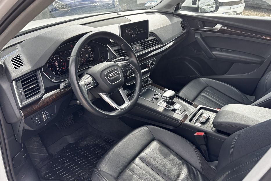 Продам Audi Q5 S-line  2019 года в Львове