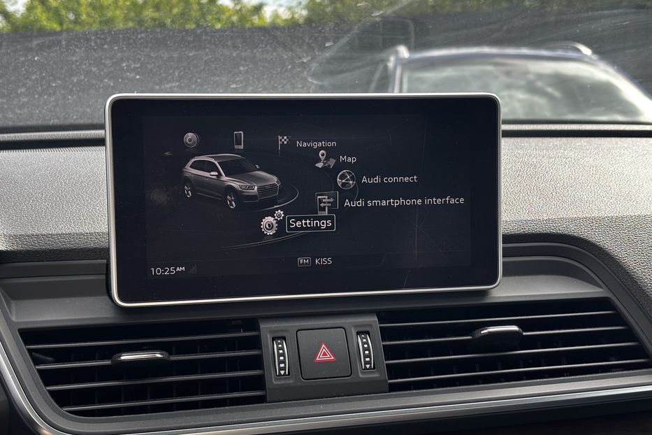 Продам Audi Q5 S-line  2019 года в Львове