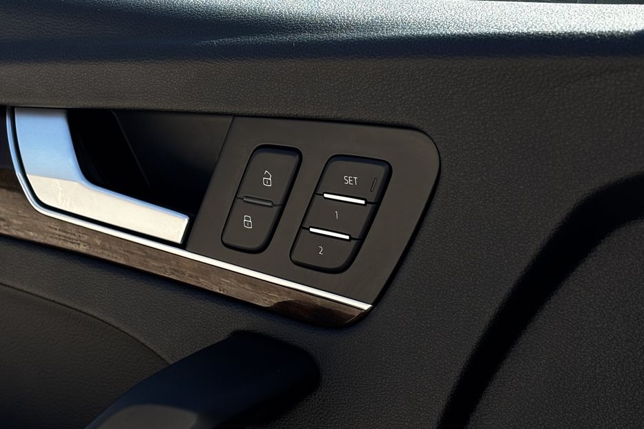 Продам Audi Q5 S-line  2019 года в Львове
