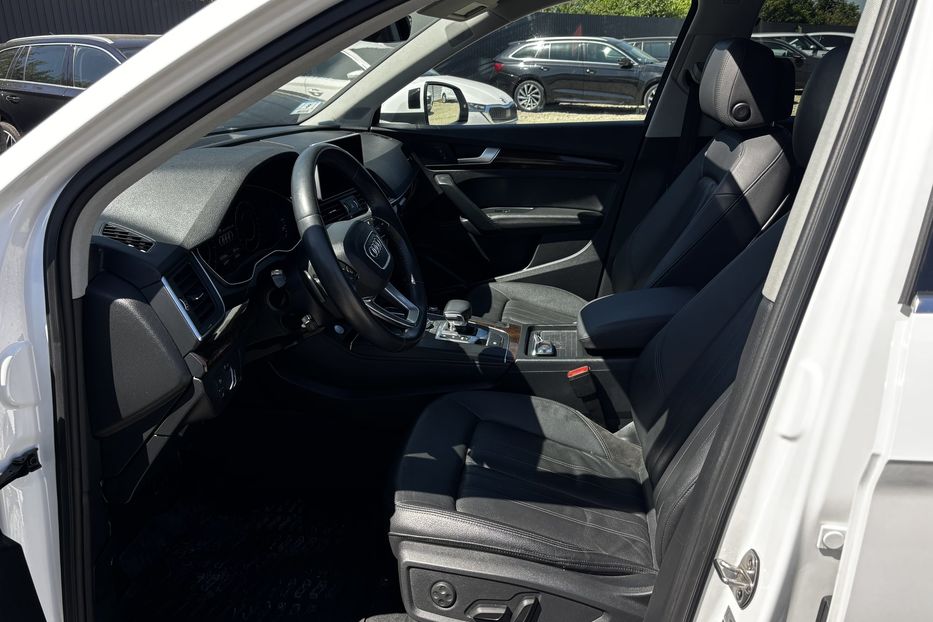 Продам Audi Q5 S-line  2019 года в Львове