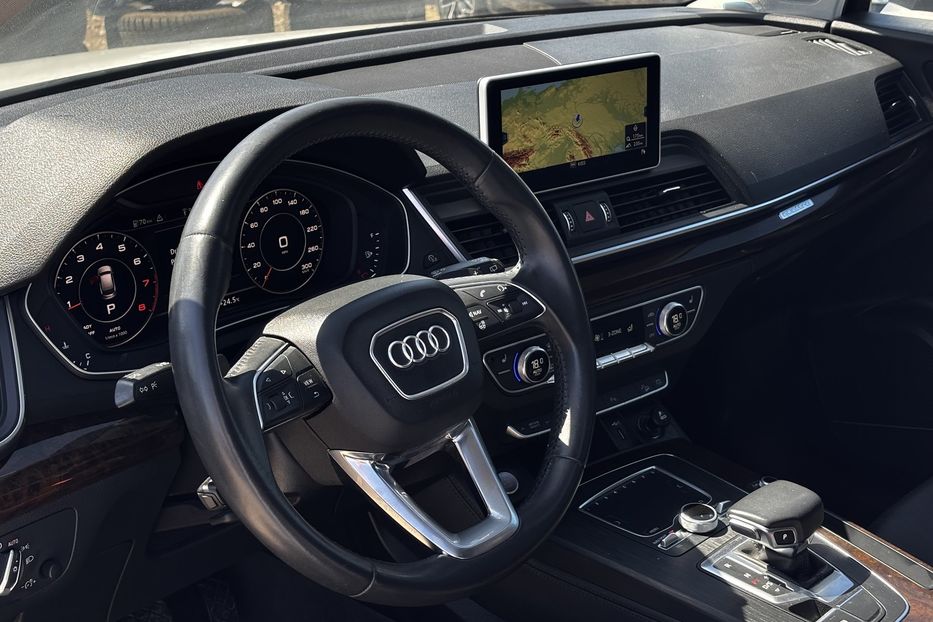 Продам Audi Q5 S-line  2019 года в Львове