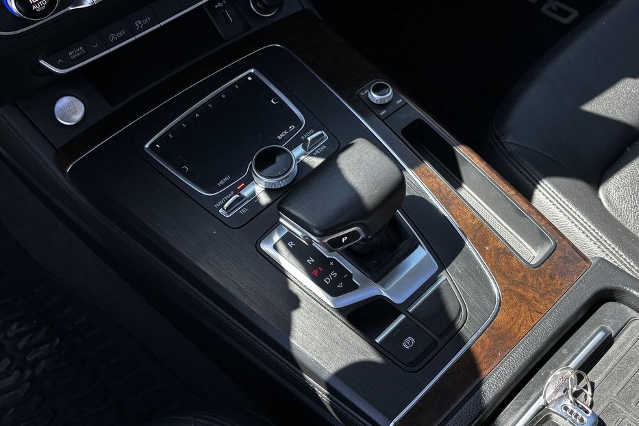 Продам Audi Q5 S-line  2019 года в Львове