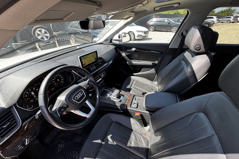 Продам Audi Q5 S-line  2019 года в Львове