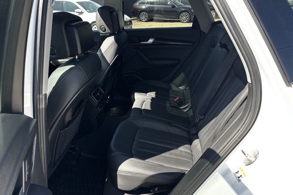 Продам Audi Q5 S-line  2019 года в Львове