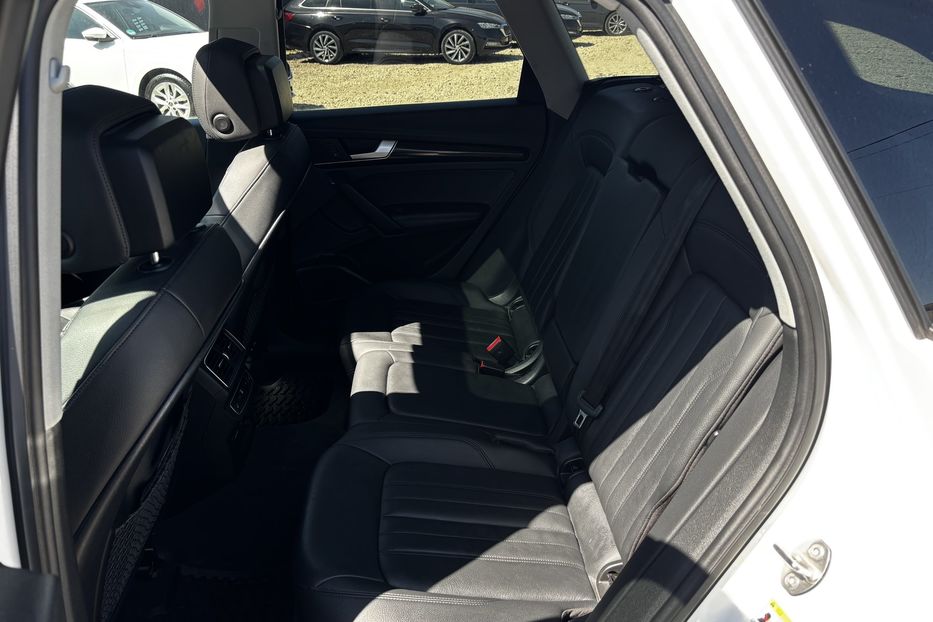Продам Audi Q5 S-line  2019 года в Львове