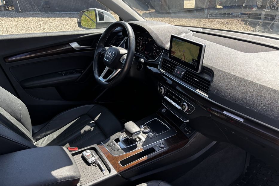 Продам Audi Q5 S-line  2019 года в Львове