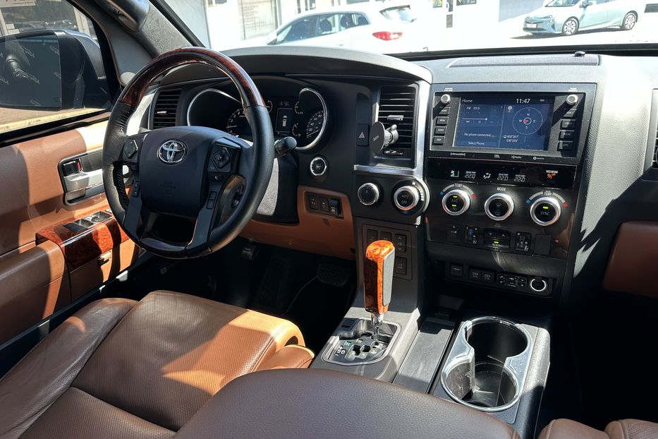 Продам Toyota Sequoia Armored B6+ 2021 года в Киеве