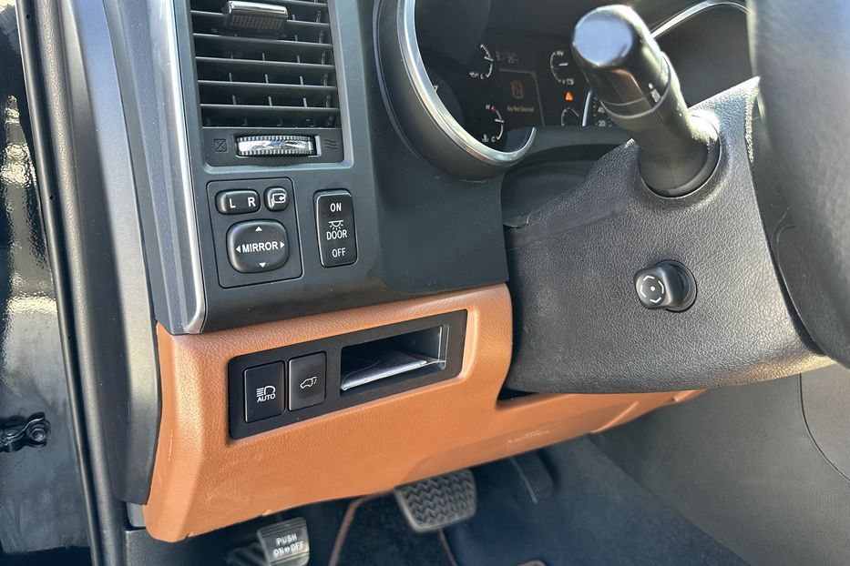 Продам Toyota Sequoia Armored B6+ 2021 года в Киеве