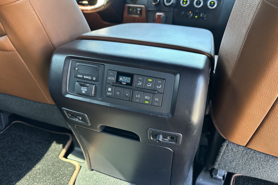 Продам Toyota Sequoia Armored B6+ 2021 года в Киеве
