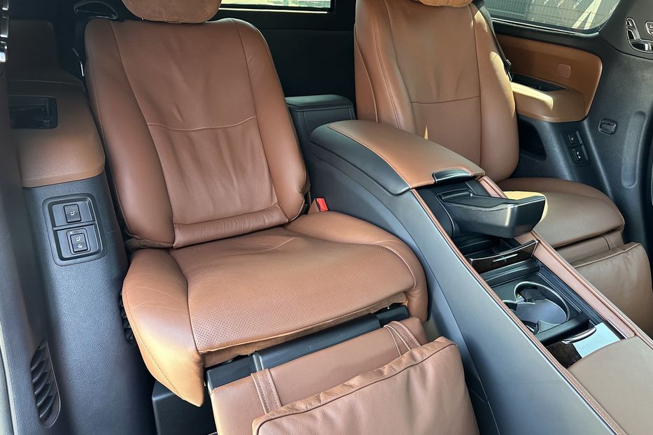 Продам Toyota Sequoia Armored B6+ 2021 года в Киеве