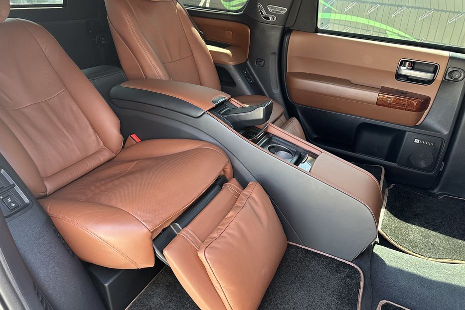 Продам Toyota Sequoia Armored B6+ 2021 года в Киеве
