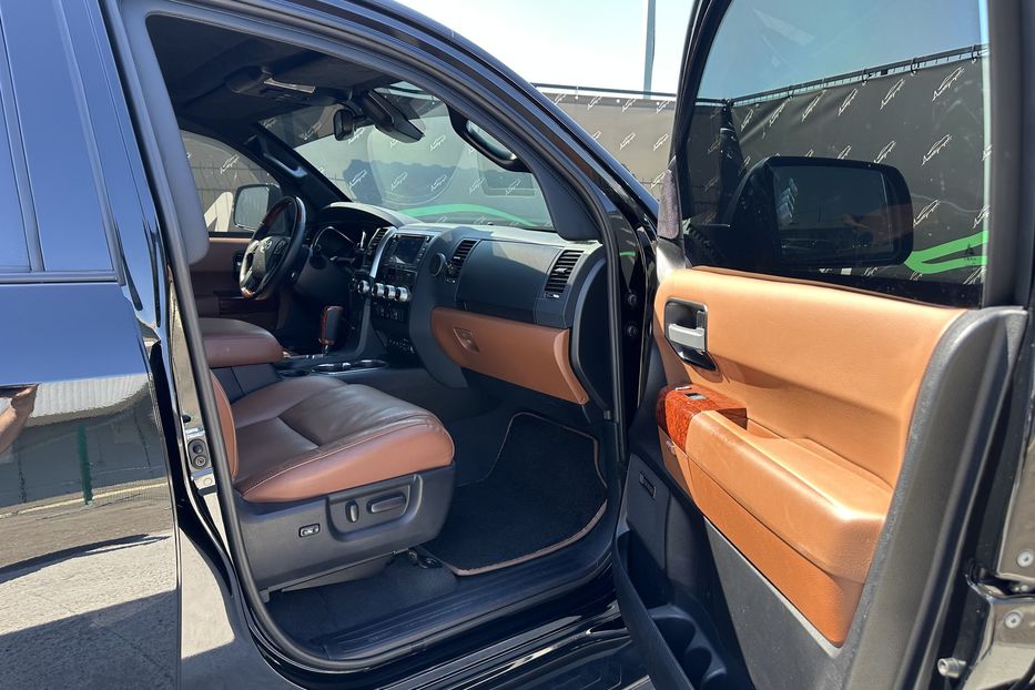 Продам Toyota Sequoia Armored B6+ 2021 года в Киеве