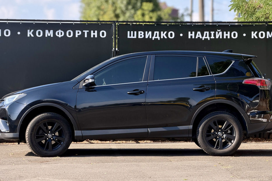 Продам Toyota Rav 4 2.2D АT (150 к.с.) 4WD   2017 года в Киеве