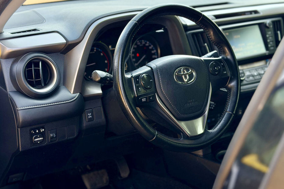 Продам Toyota Rav 4 2.2D АT (150 к.с.) 4WD   2017 года в Киеве