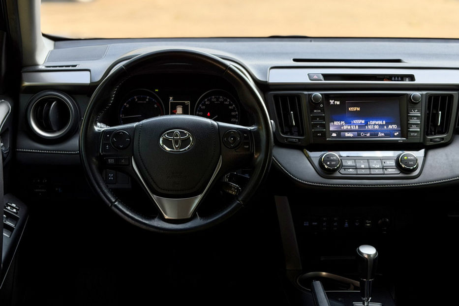 Продам Toyota Rav 4 2.2D АT (150 к.с.) 4WD   2017 года в Киеве