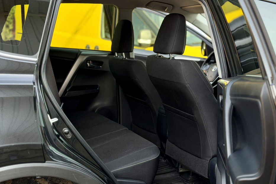 Продам Toyota Rav 4 2.2D АT (150 к.с.) 4WD   2017 года в Киеве