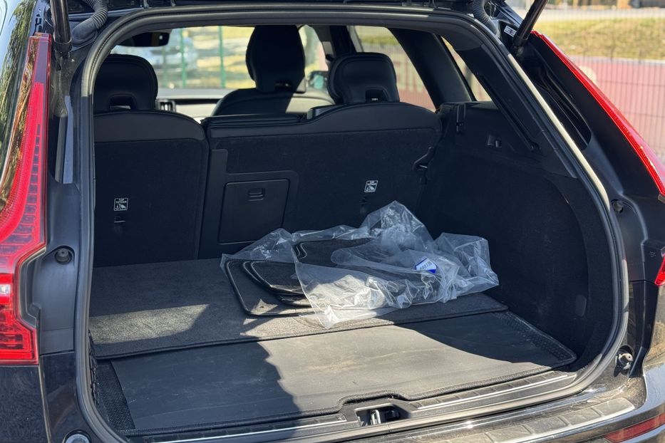 Продам Volvo XC60 Plug-in hybrid (415k/c) COMIS  2019 года в г. Умань, Черкасская область