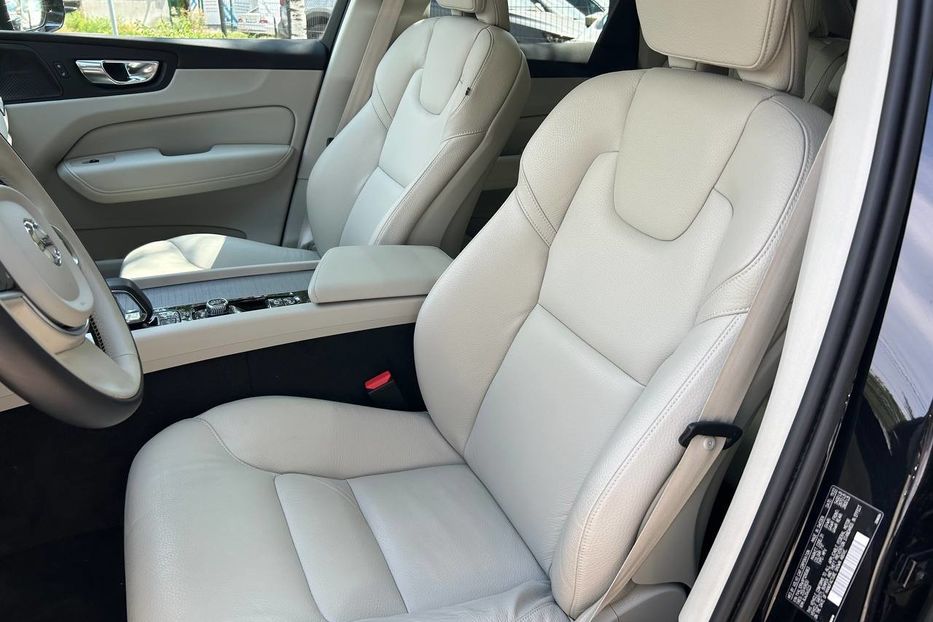 Продам Volvo XC60 2022 года в Черновцах