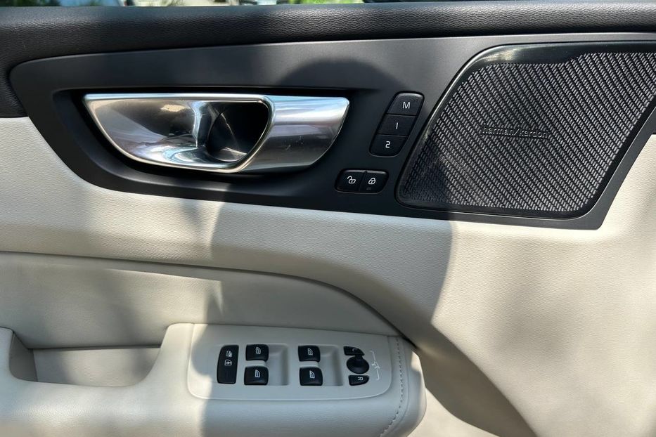 Продам Volvo XC60 2022 года в Черновцах