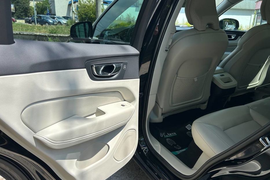 Продам Volvo XC60 2022 года в Черновцах