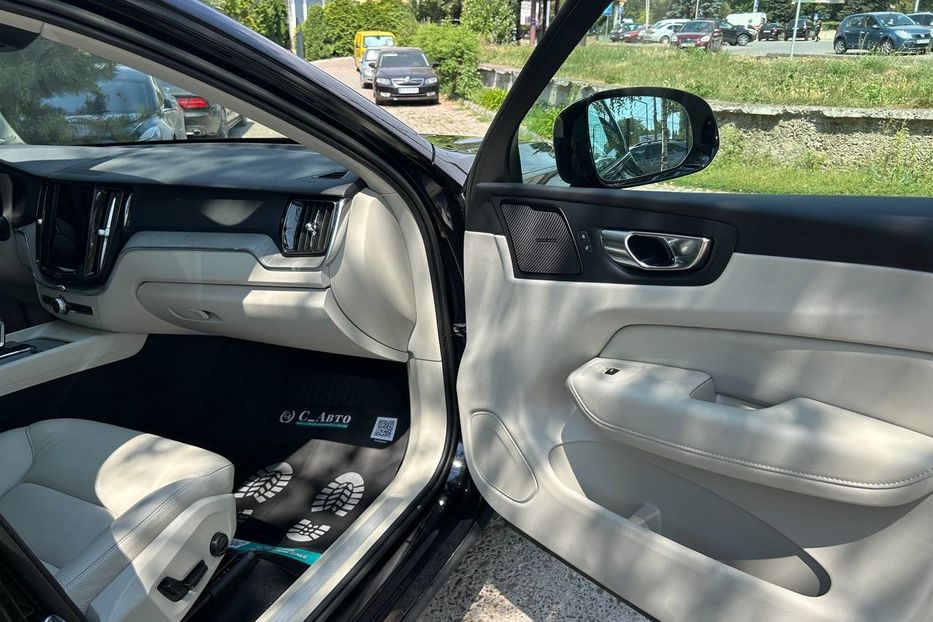 Продам Volvo XC60 2022 года в Черновцах