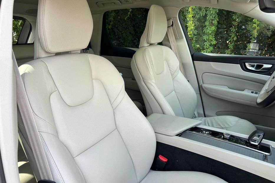 Продам Volvo XC60 2022 года в Черновцах