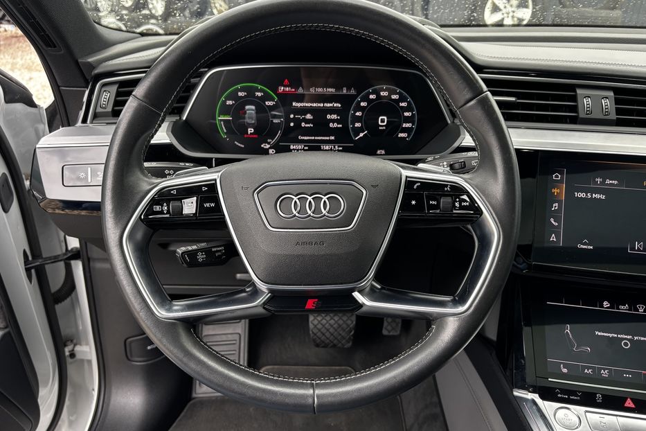 Продам Audi E-Tron S-line  2020 года в Львове