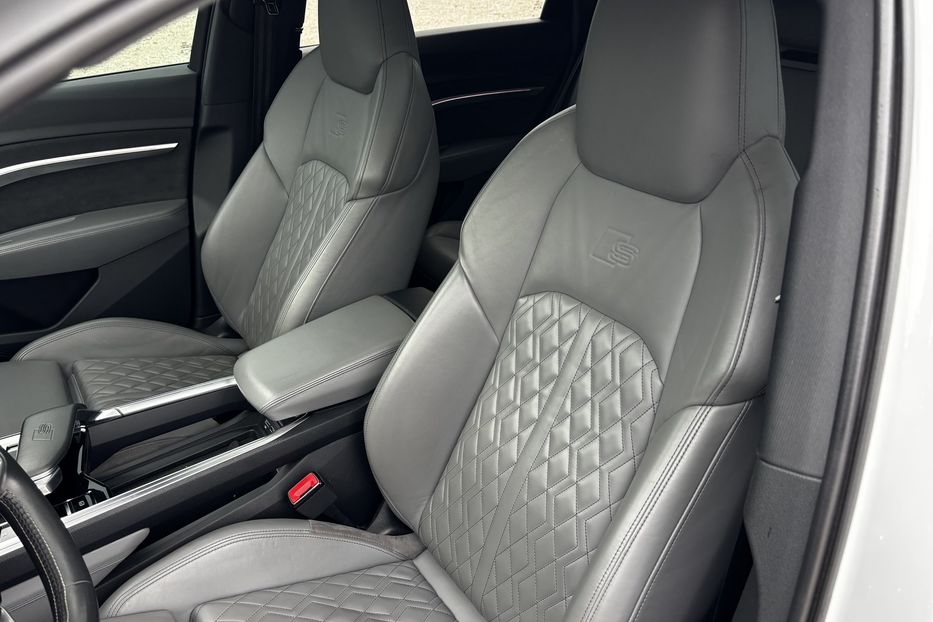 Продам Audi E-Tron S-line  2020 года в Львове