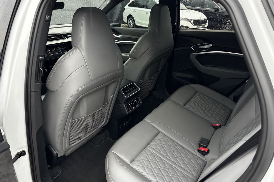 Продам Audi E-Tron S-line  2020 года в Львове