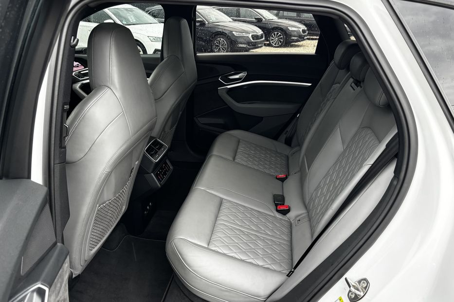 Продам Audi E-Tron S-line  2020 года в Львове