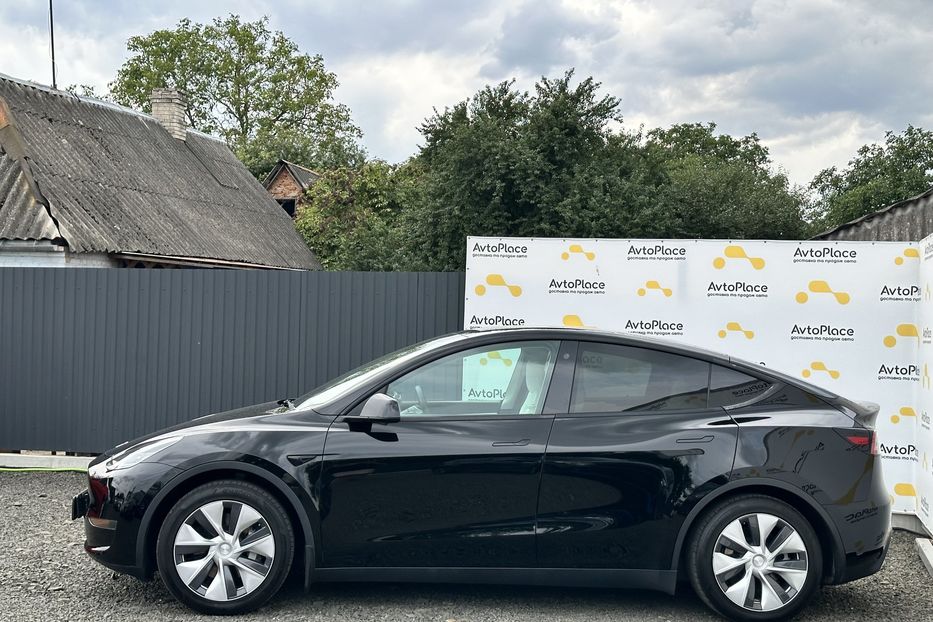 Продам Tesla Model Y 82 квт  2021 года в Луцке
