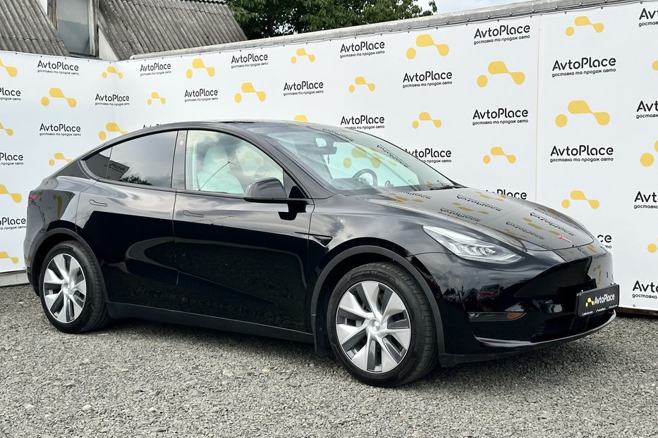 Продам Tesla Model Y 82 квт  2021 года в Луцке