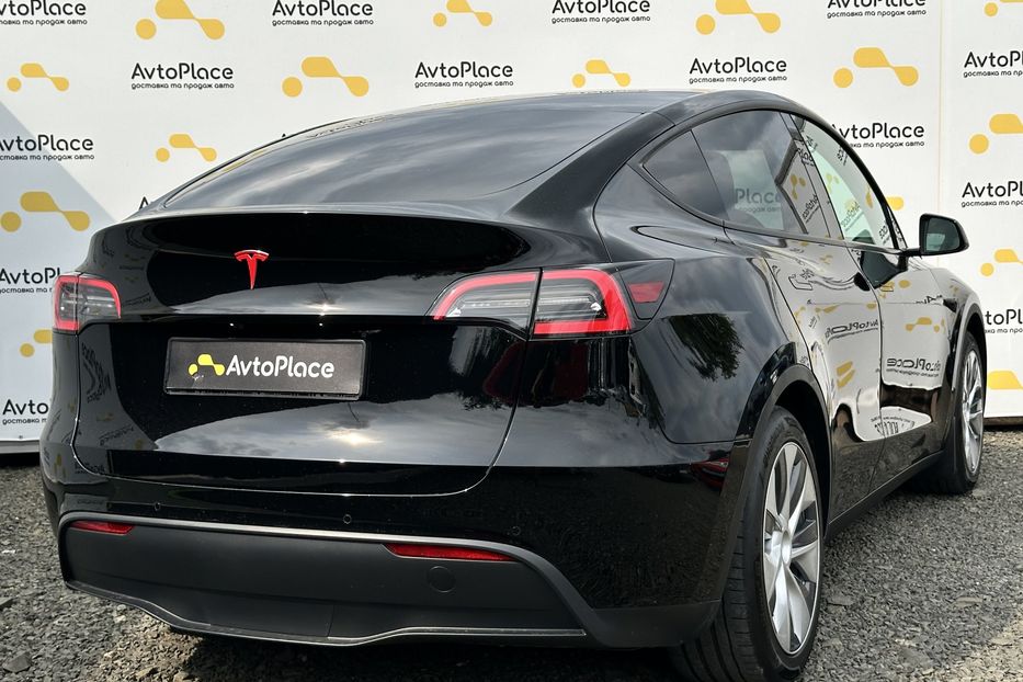 Продам Tesla Model Y 82 квт  2021 года в Луцке