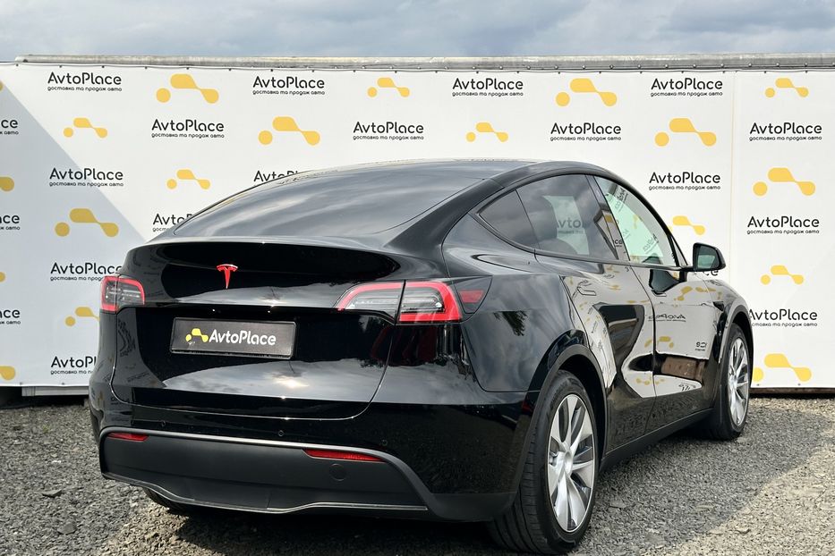 Продам Tesla Model Y 82 квт  2021 года в Луцке