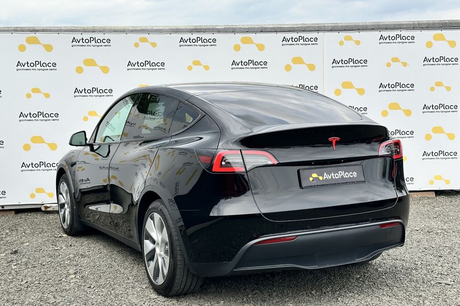 Продам Tesla Model Y 82 квт  2021 года в Луцке