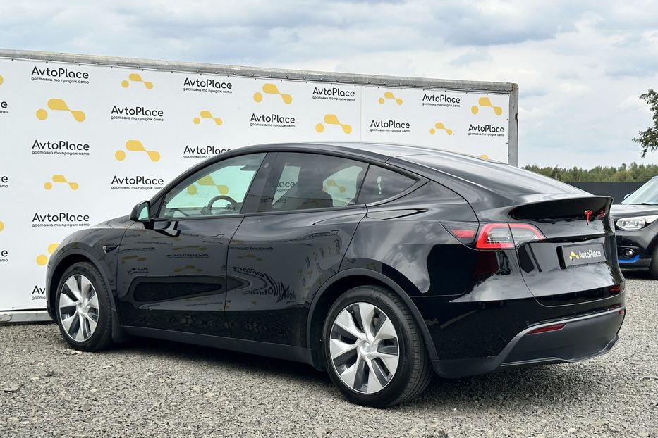 Продам Tesla Model Y 82 квт  2021 года в Луцке