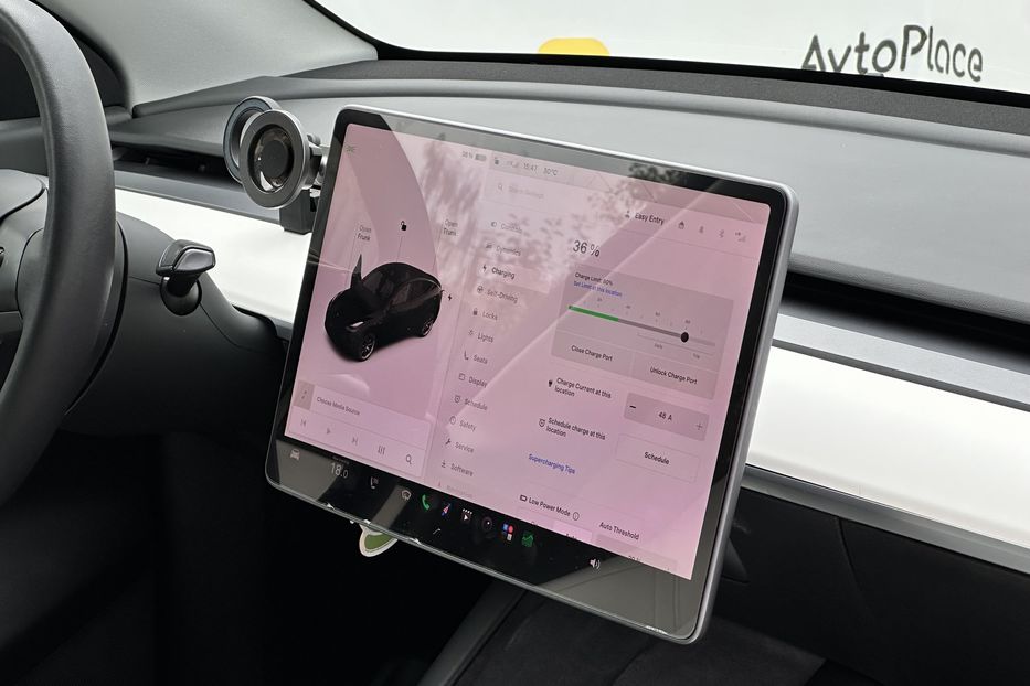 Продам Tesla Model Y 82 квт  2021 года в Луцке