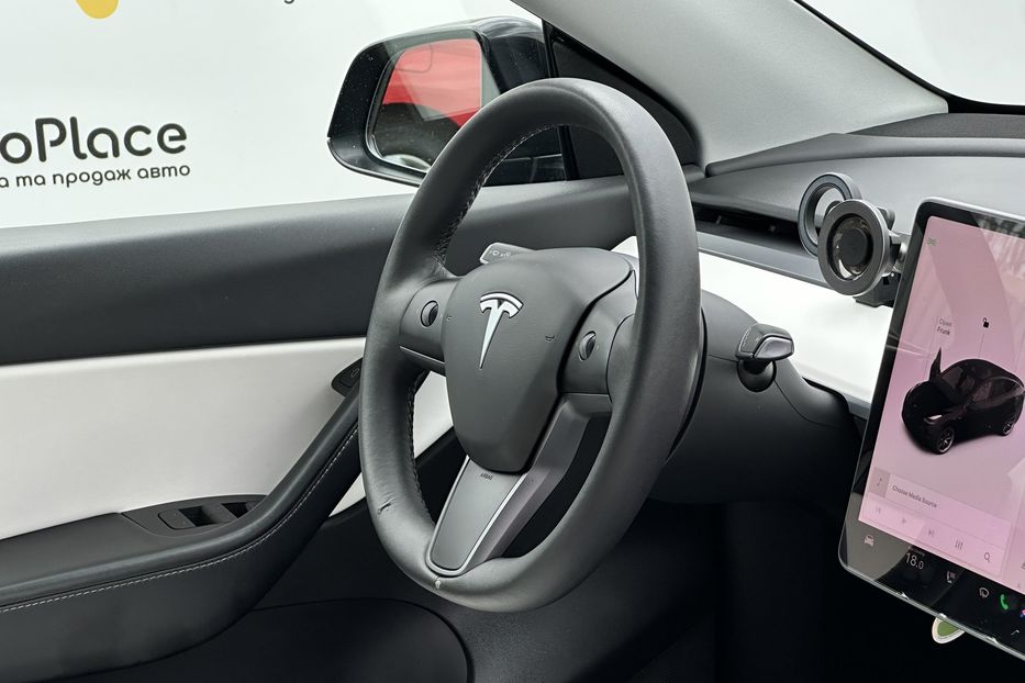 Продам Tesla Model Y 82 квт  2021 года в Луцке