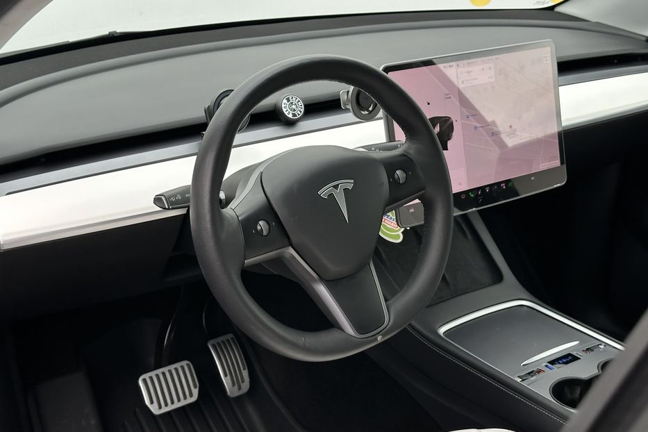 Продам Tesla Model Y 82 квт  2021 года в Луцке