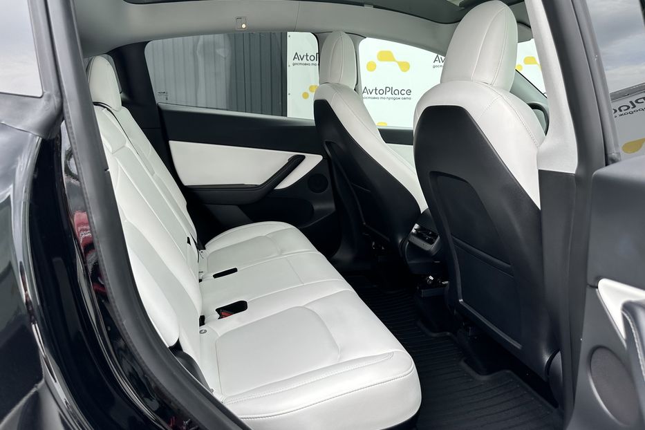 Продам Tesla Model Y 82 квт  2021 года в Луцке