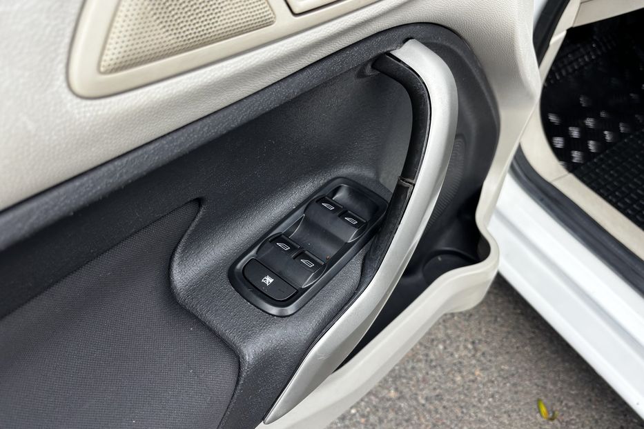 Продам Ford Fiesta SE 2013 года в Львове