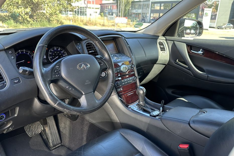 Продам Infiniti QX50 Максимальна 2017 года в Николаеве