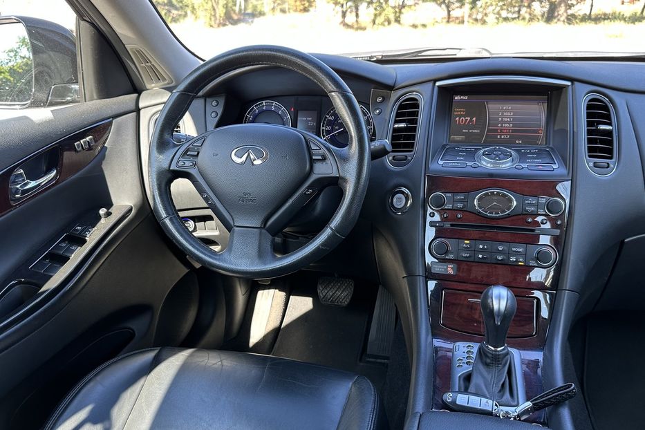 Продам Infiniti QX50 Максимальна 2017 года в Николаеве