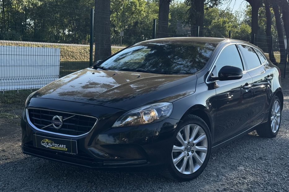 Продам Volvo V40 COMIS  2013 года в г. Умань, Черкасская область