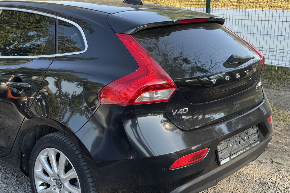 Продам Volvo V40 COMIS  2013 года в г. Умань, Черкасская область