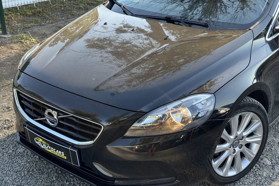 Продам Volvo V40 COMIS  2013 года в г. Умань, Черкасская область