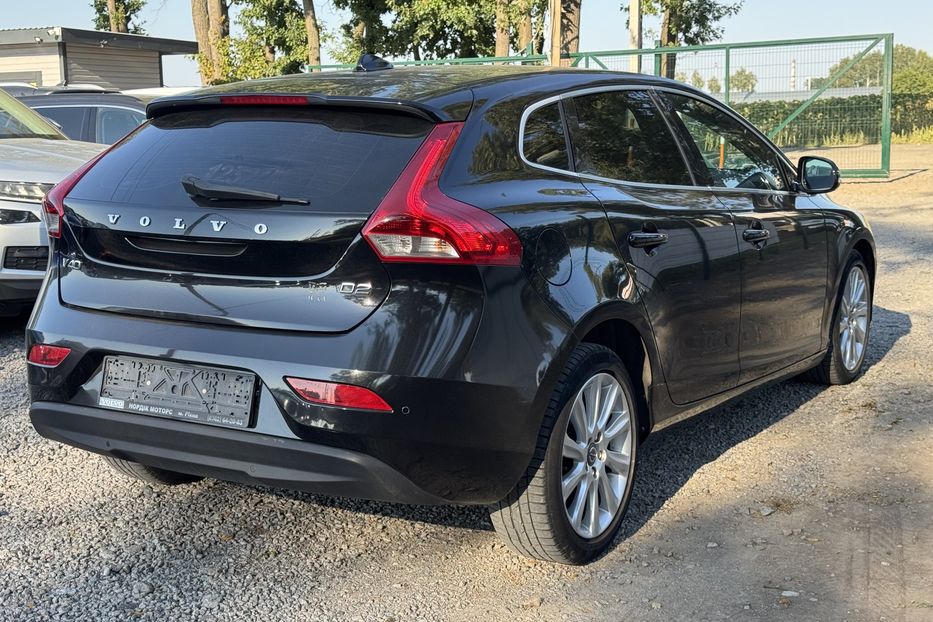 Продам Volvo V40 COMIS  2013 года в г. Умань, Черкасская область