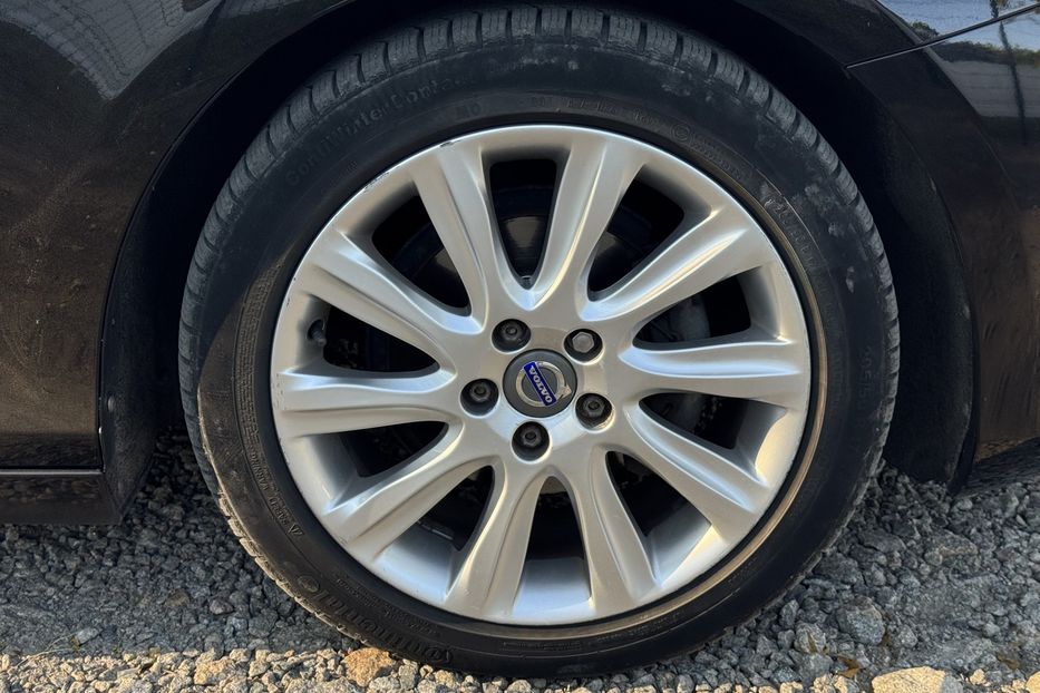 Продам Volvo V40 COMIS  2013 года в г. Умань, Черкасская область