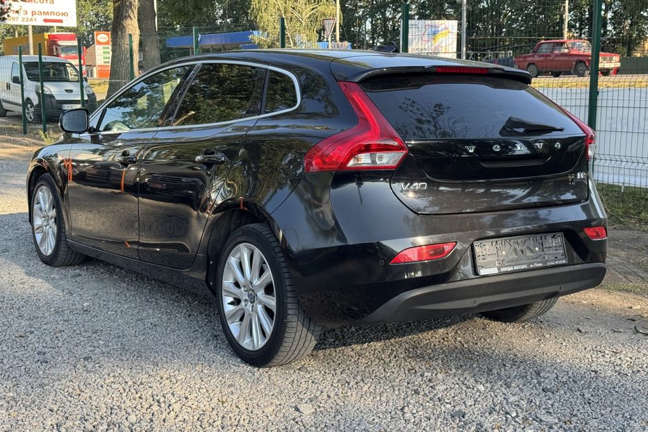 Продам Volvo V40 COMIS  2013 года в г. Умань, Черкасская область
